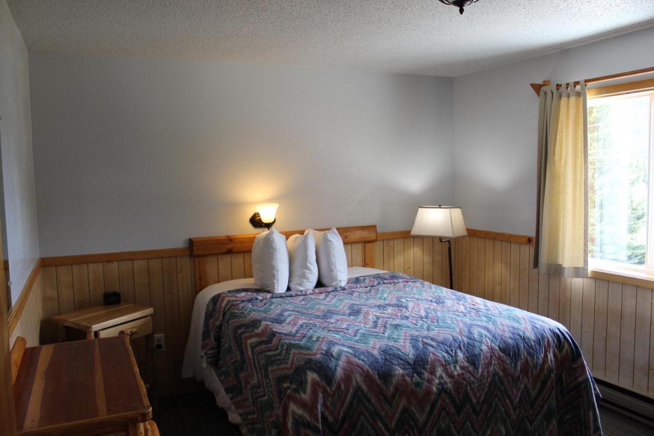 Alpine Motel Of Cooke City Exteriér fotografie